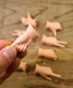 Smart Doll Store Chaos - Uncut Option Hand Pack 1 (Cinnamon)